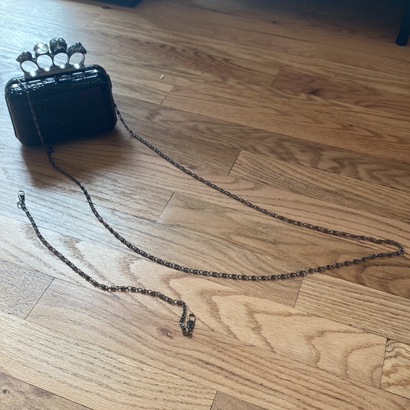 Black brass knuckle alligator texture clutch bag silver skull goth punk - Picture 6 of 8